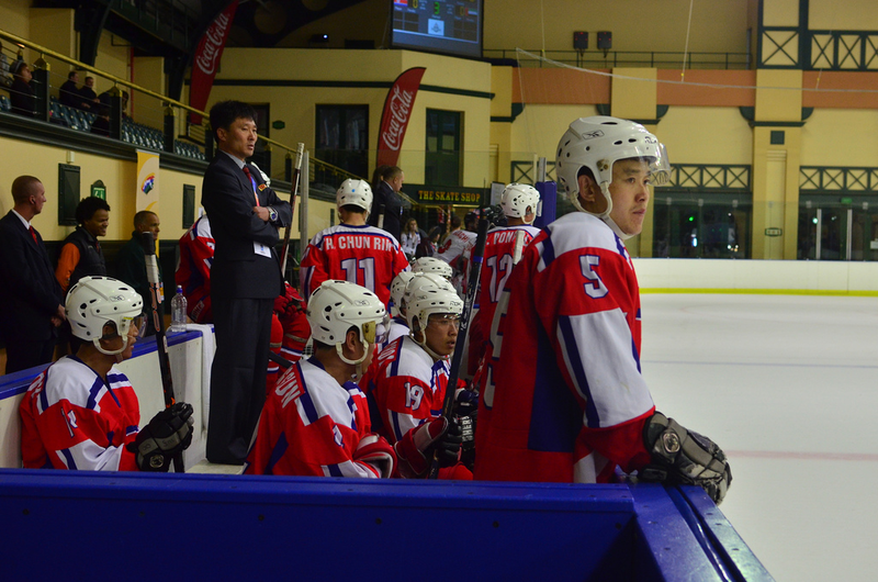 Illustration for article titled Photos: The North Korean Hockey Team